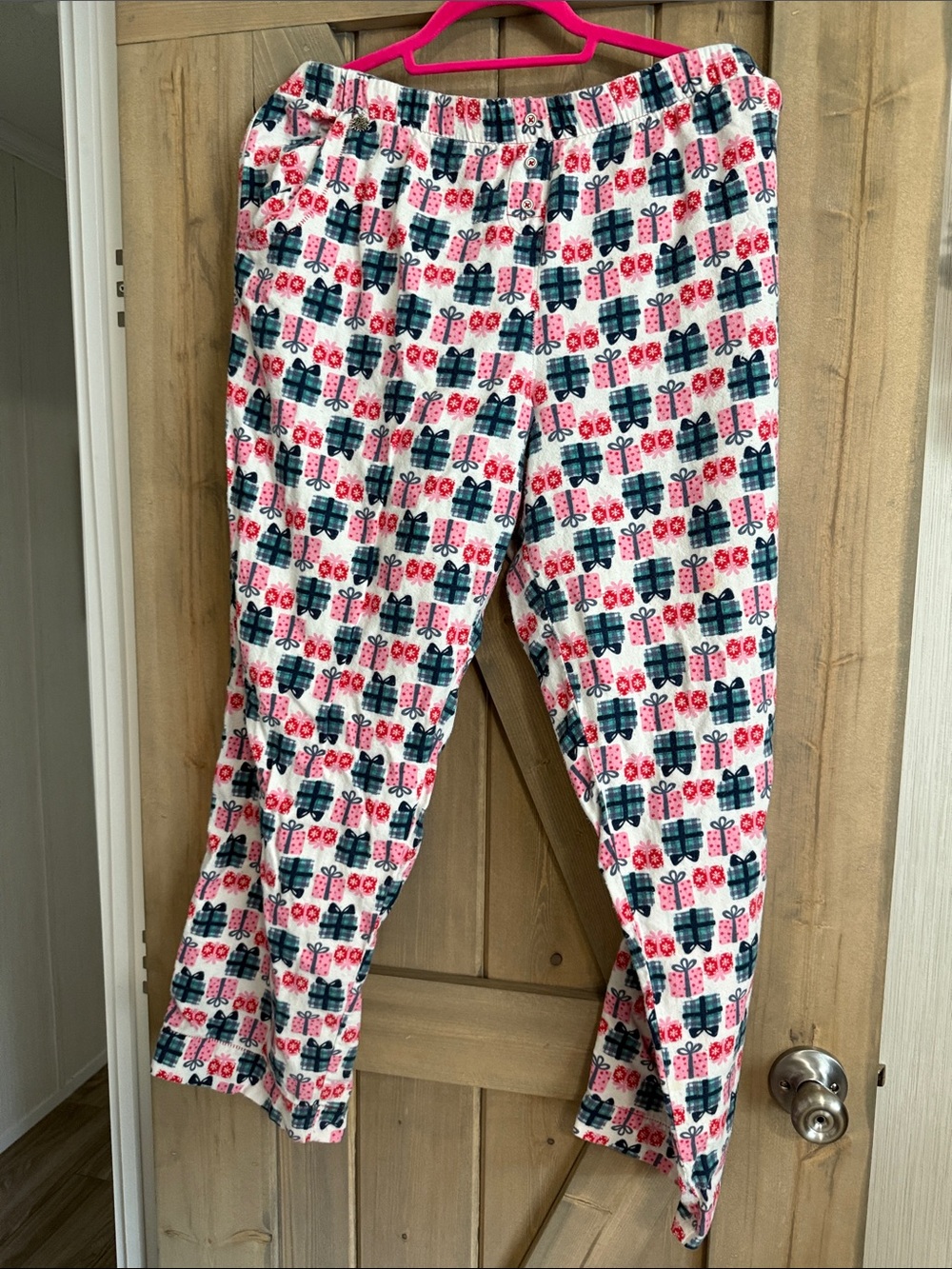 Jane and Bleecker Pink and Navy Gift-Print Pajama Pants